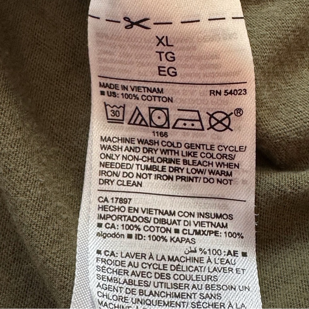 Old Navy solid‎ olive green v-neck short sleeve casual shirt women’s XL - Picture 6 of 7